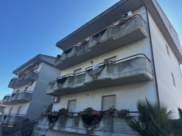APPARTAMENTO + GARAGE