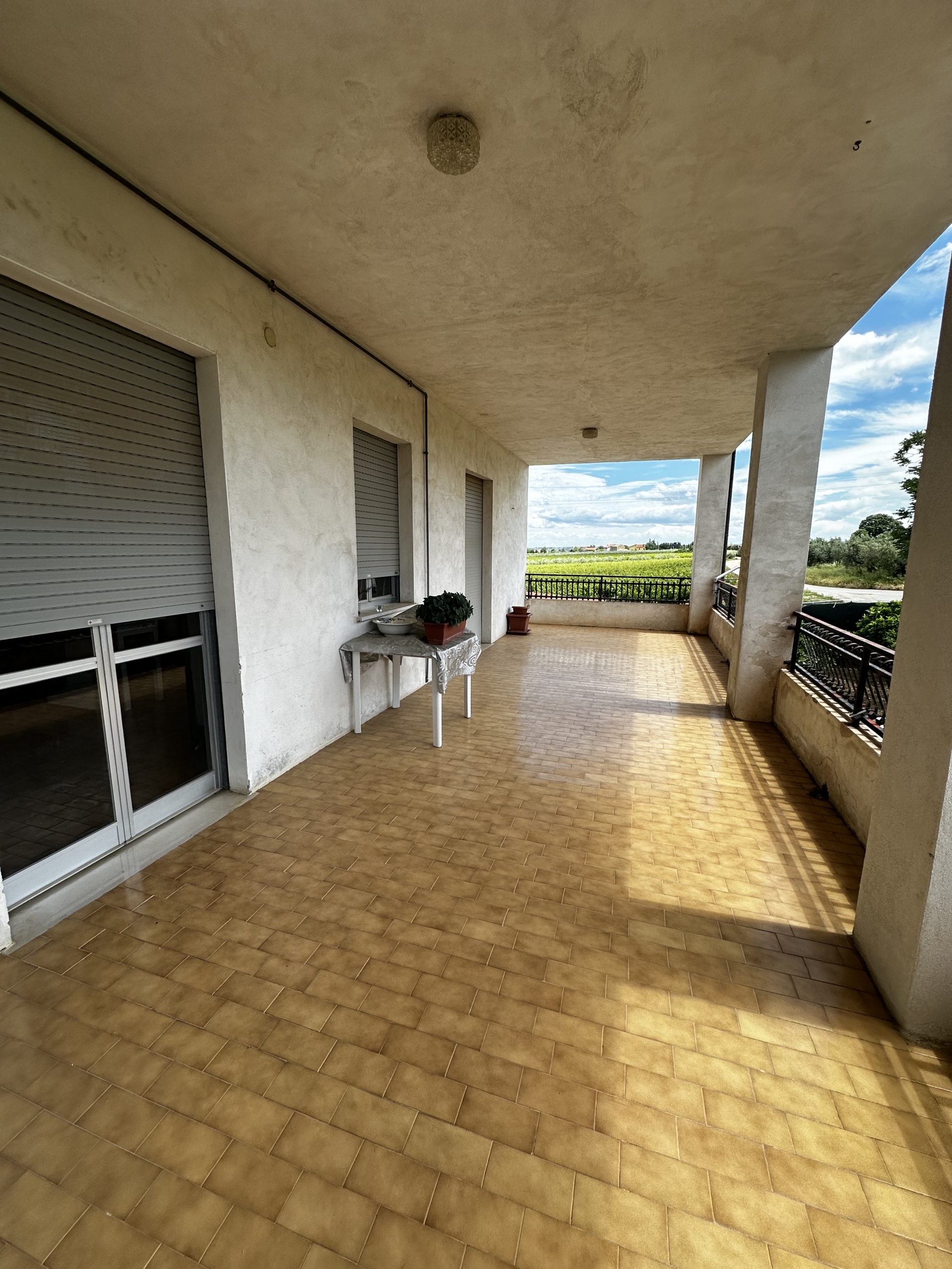APPARTAMENTO IN BIFAMILIARE CON TERRENO
