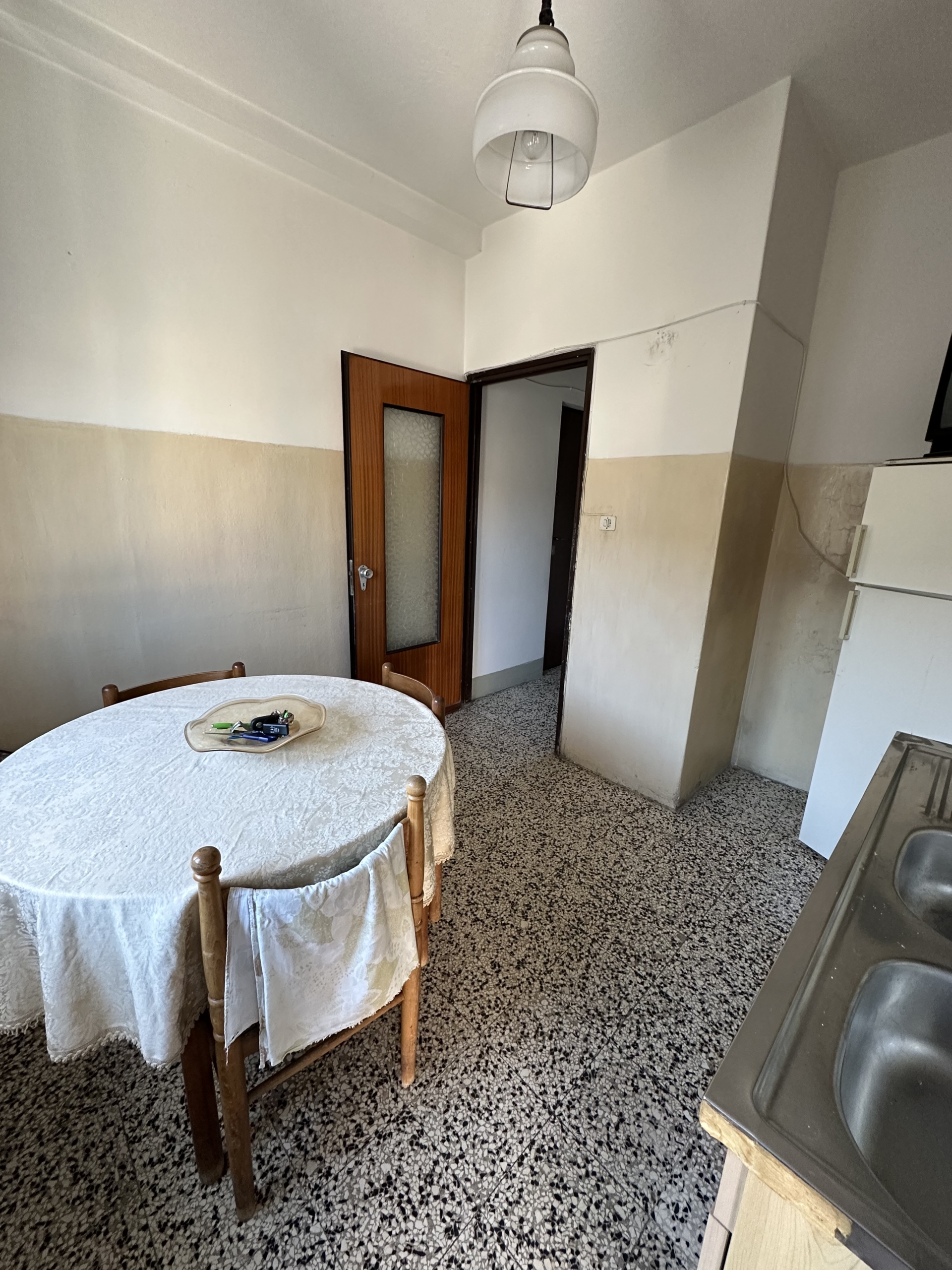 APPARTAMENTO CON DOPPIE CANTINE
