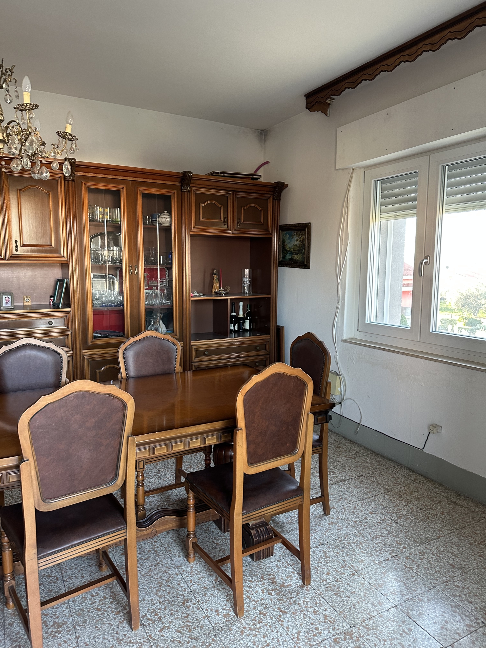 APPARTAMENTO CON DOPPIE CANTINE