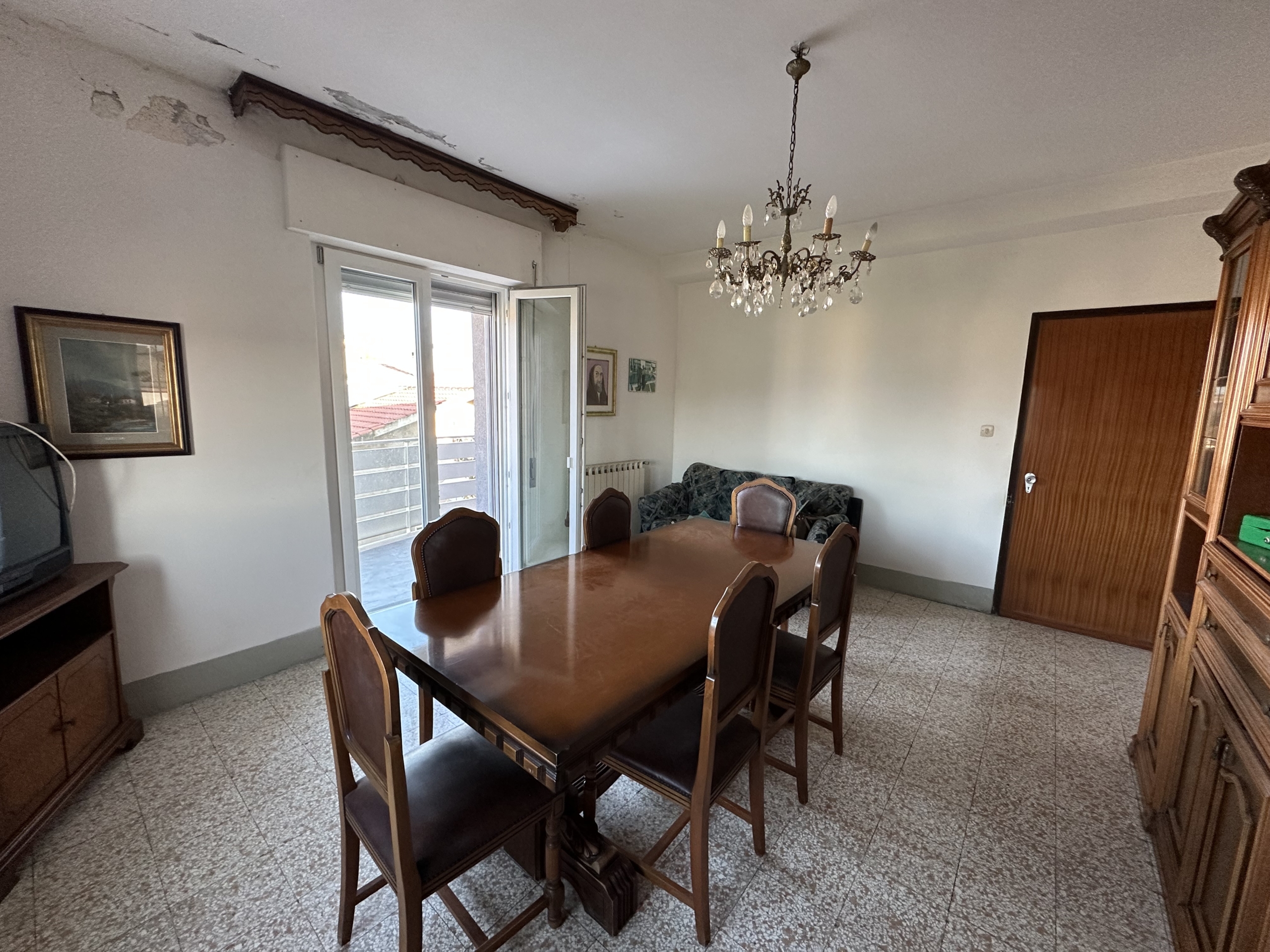 APPARTAMENTO CON DOPPIE CANTINE