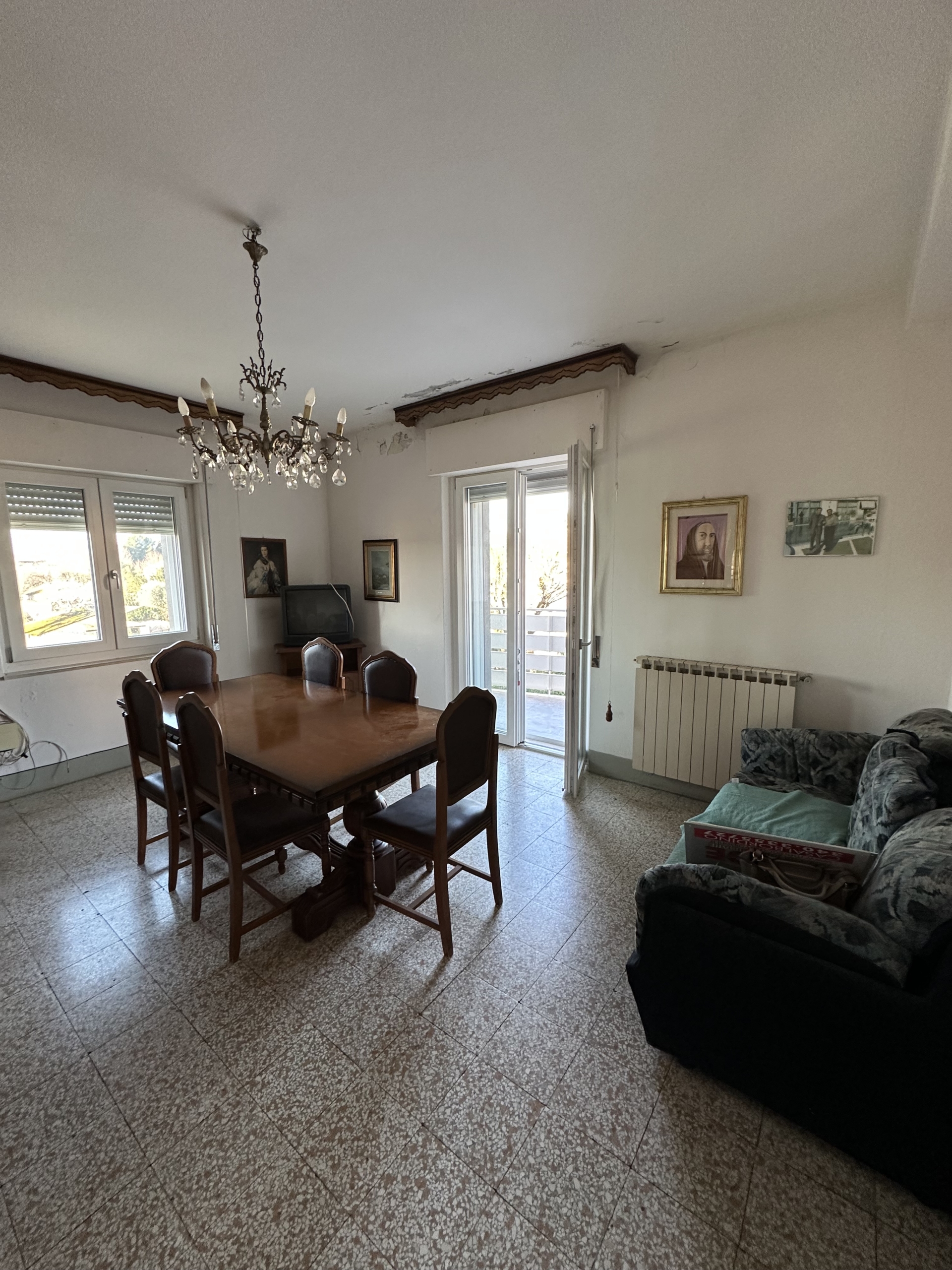 APPARTAMENTO CON DOPPIE CANTINE