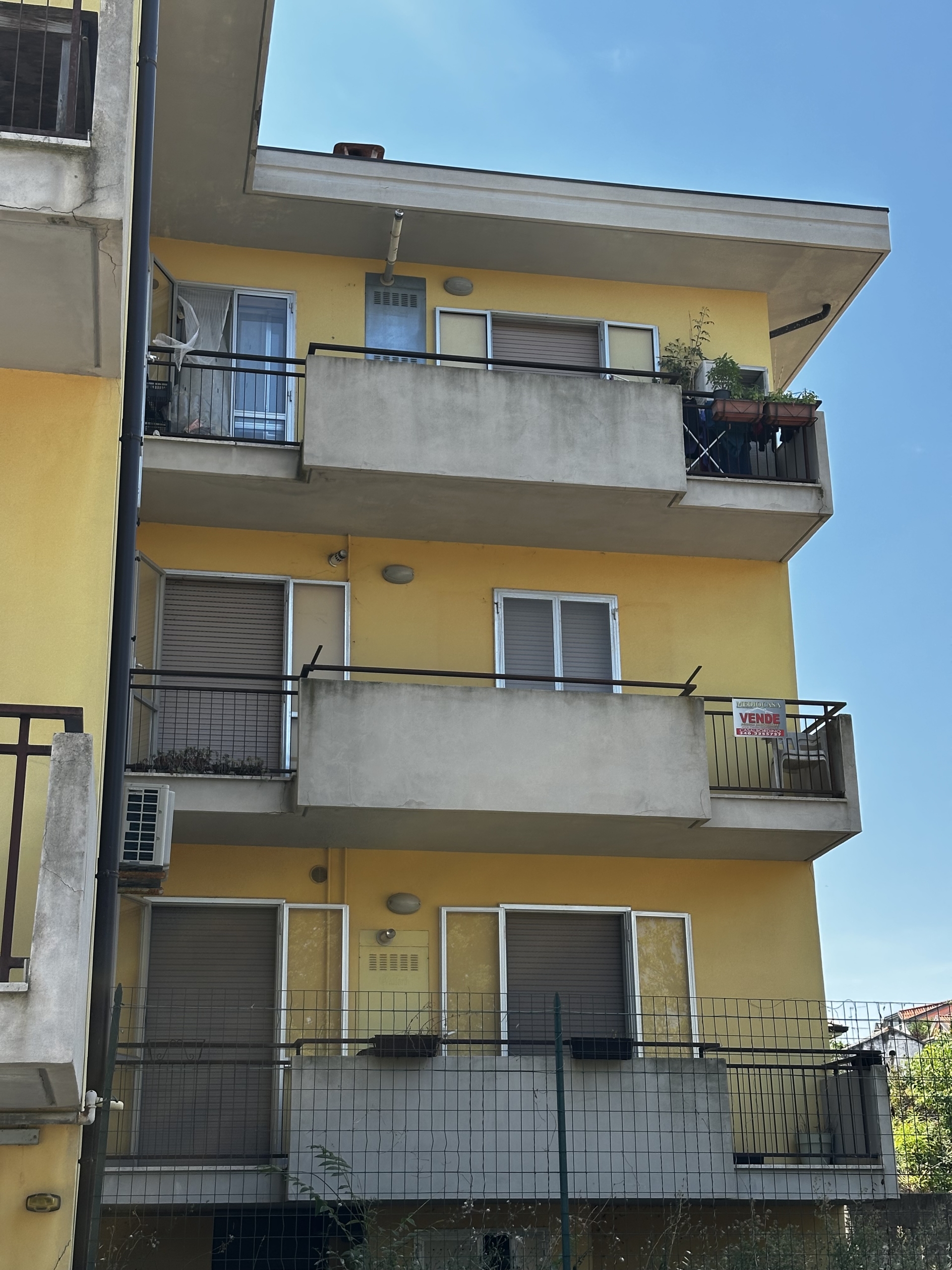 APPARTAMENTO CON GARAGE E GIARDINO CONDOMINIALE