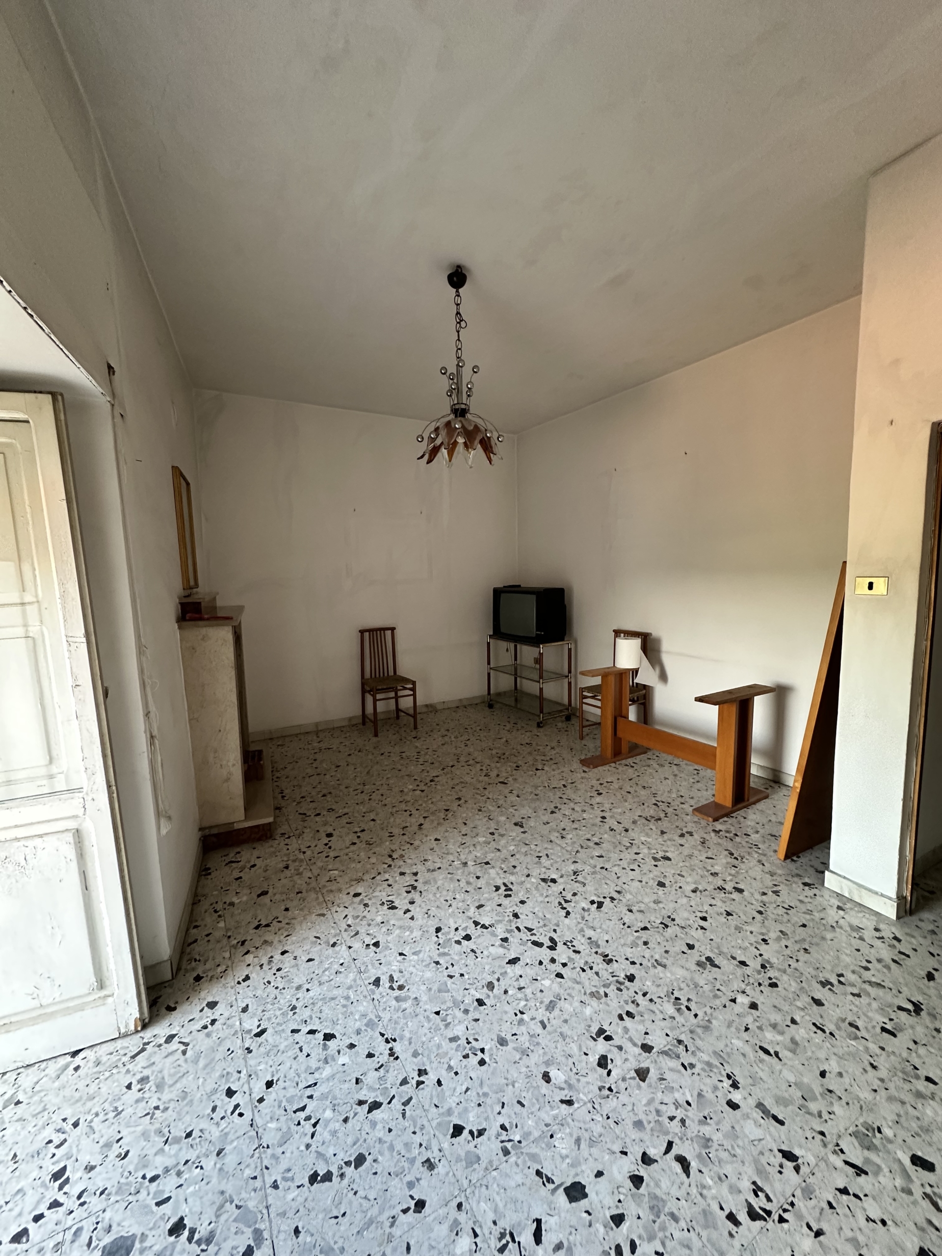 CASA INDIPENDENTE CON AMPIO GARAGE