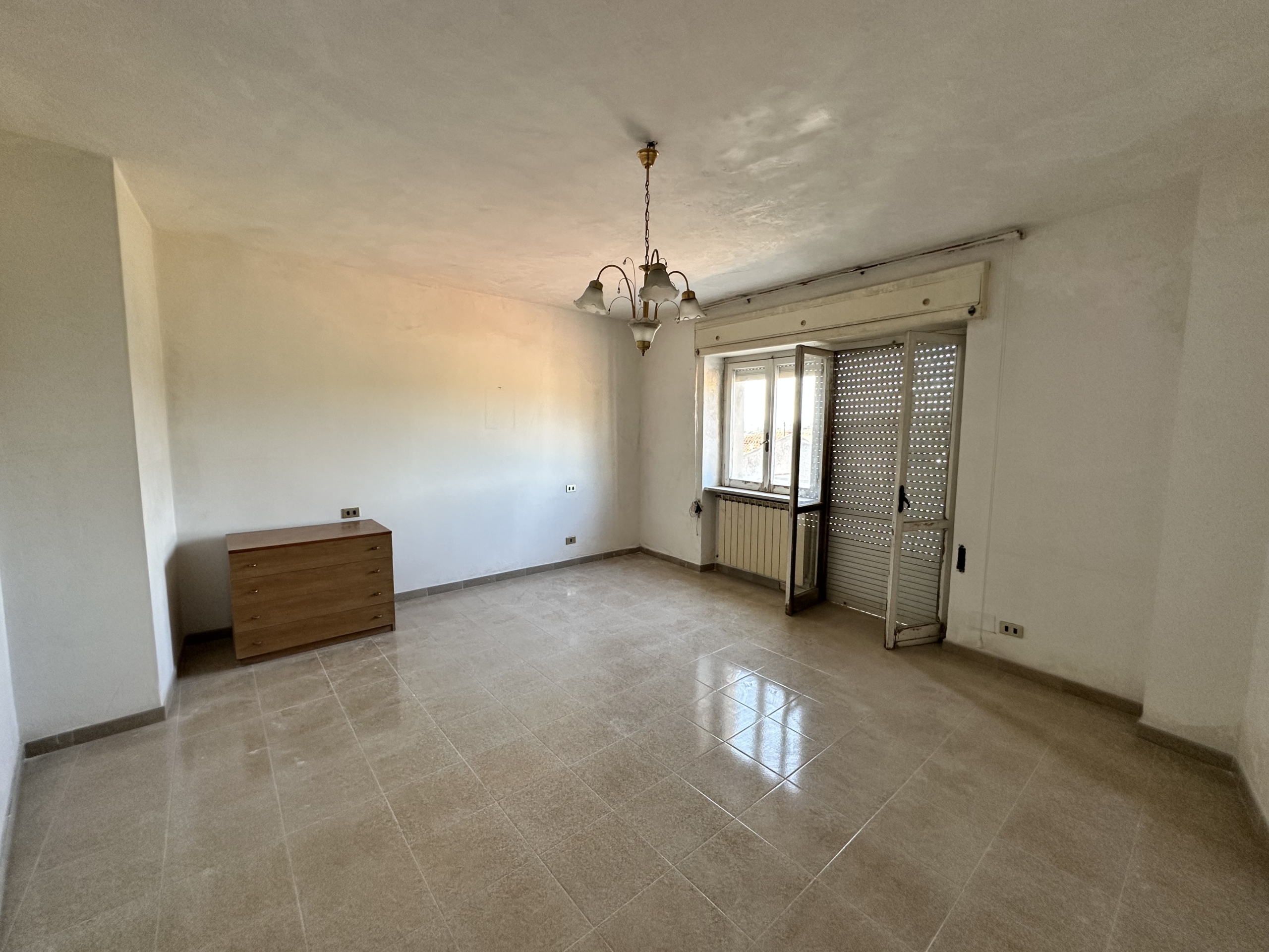 CASA INDIPENDENTE CON AMPIO GARAGE
