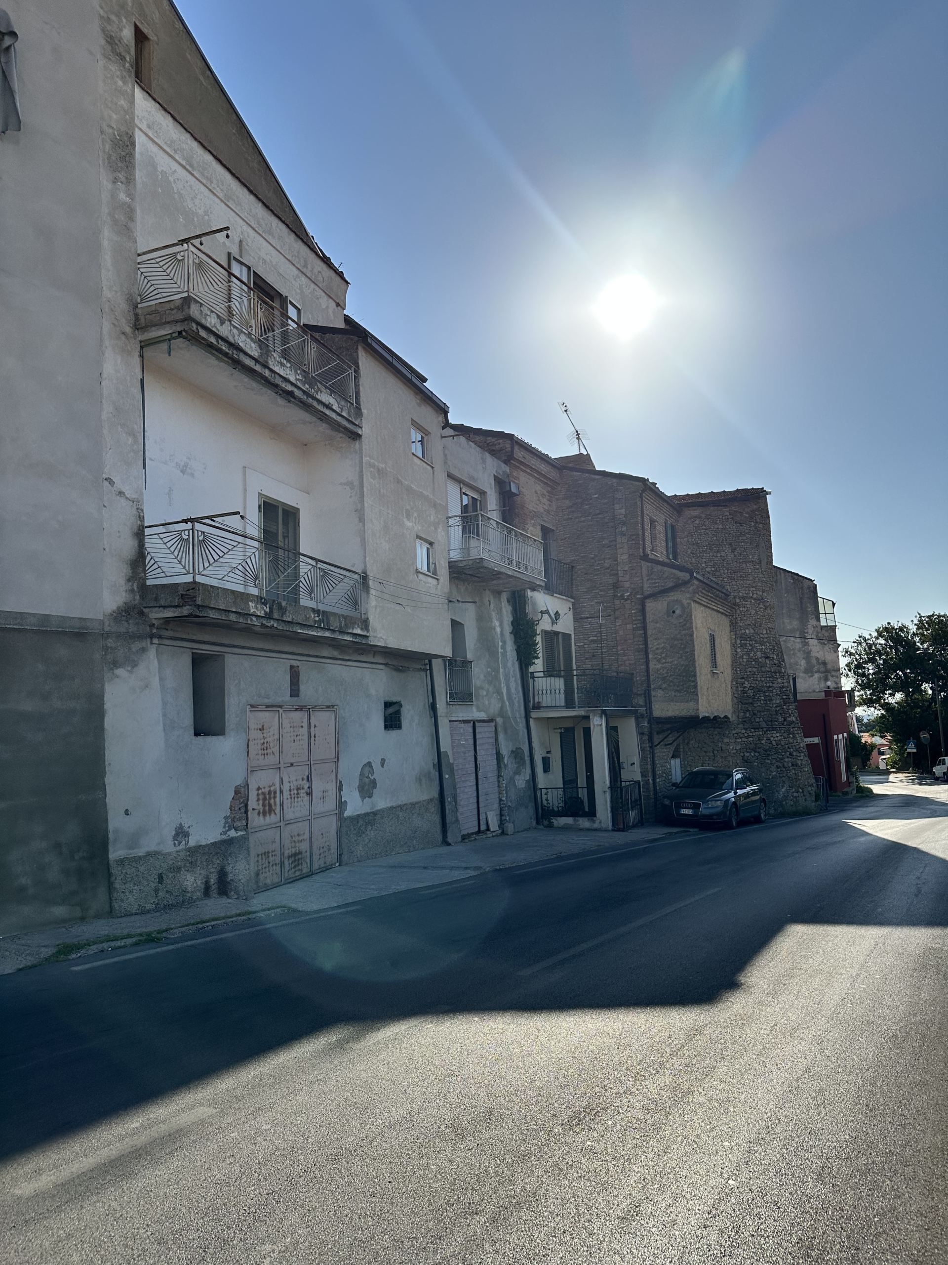 CASA INDIPENDENTE CON AMPIO GARAGE