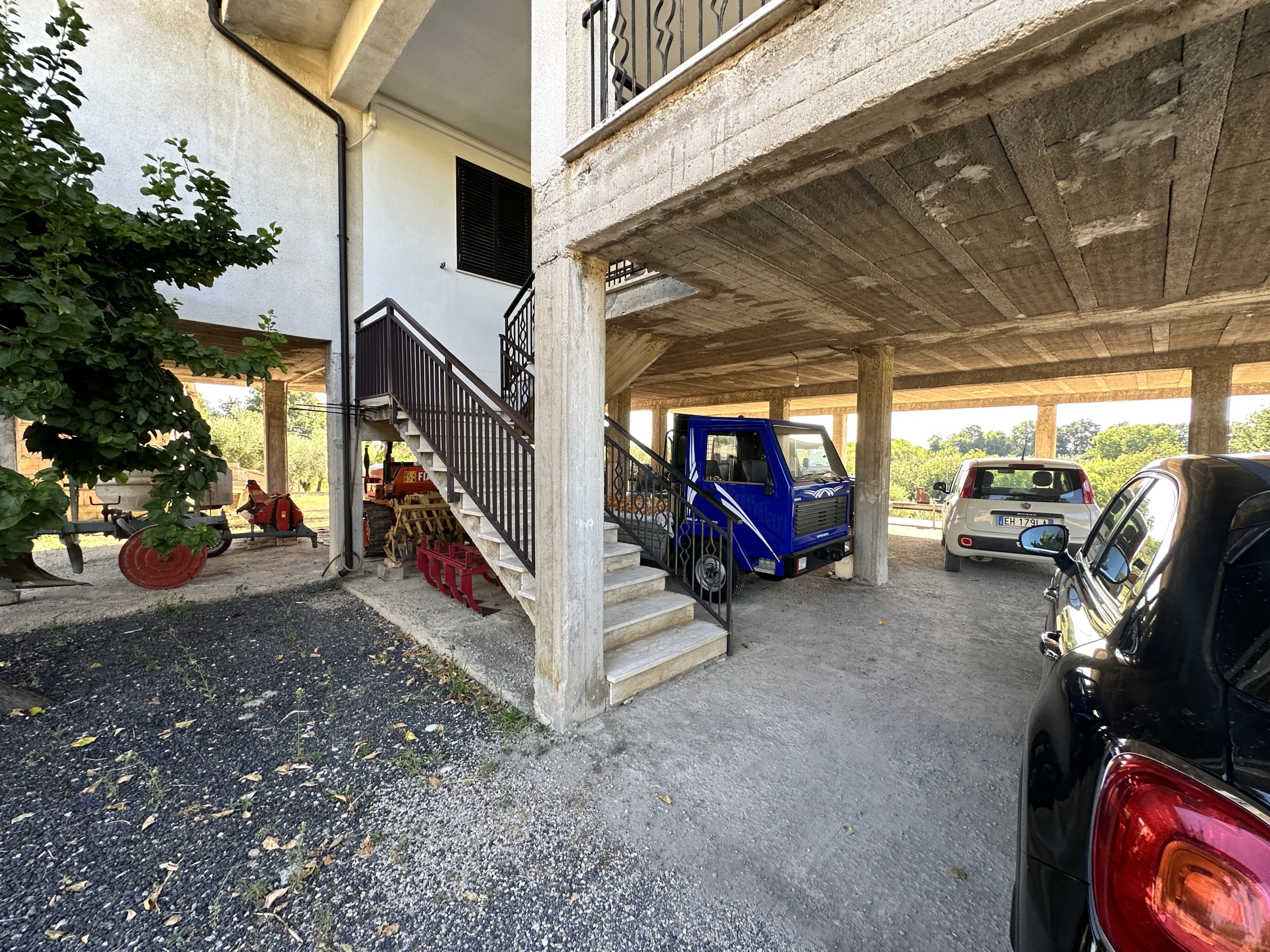 VILLA CON TERRENO