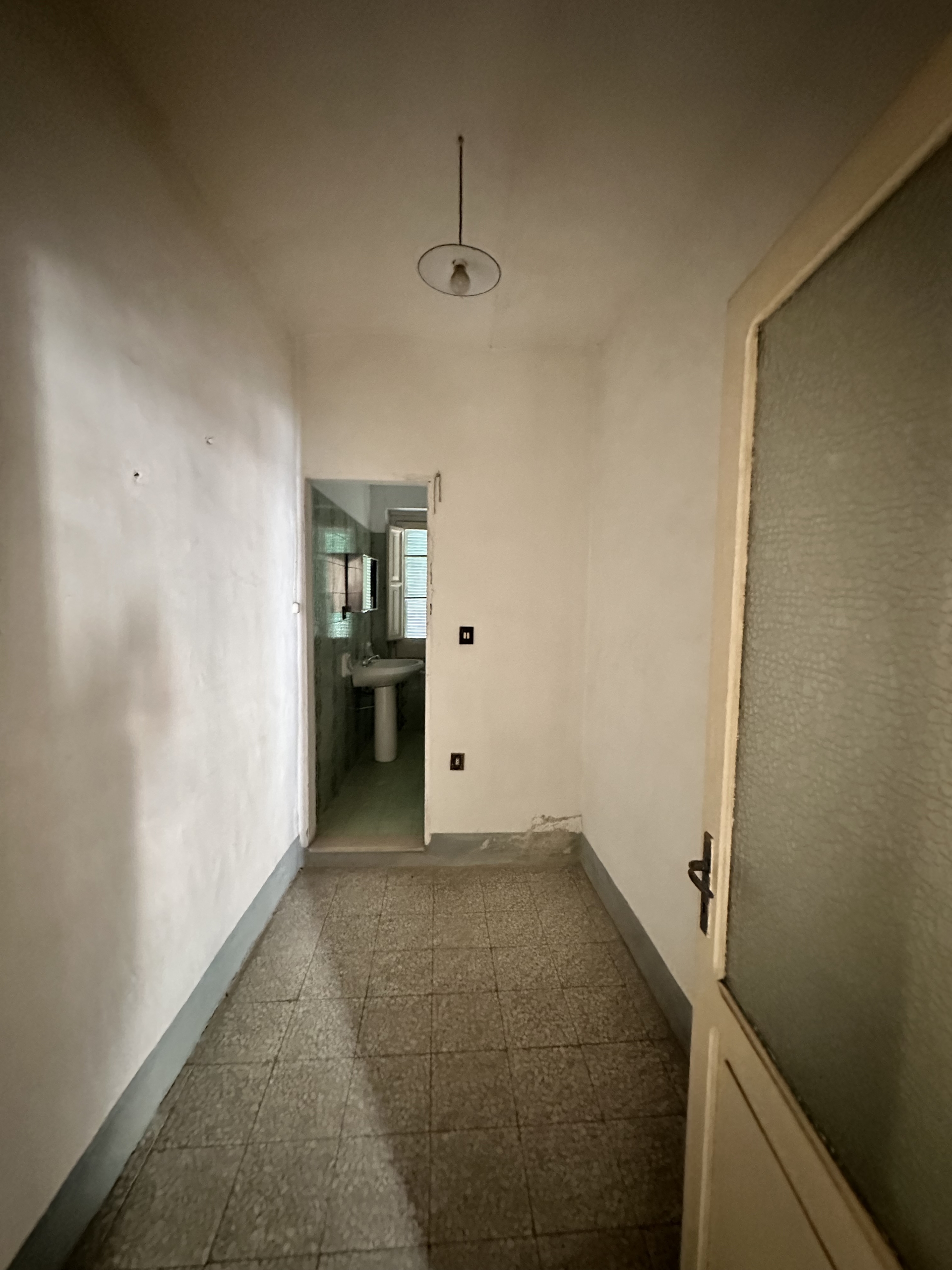 CASA INDIPENDENTE + LOCALI AL P.T.