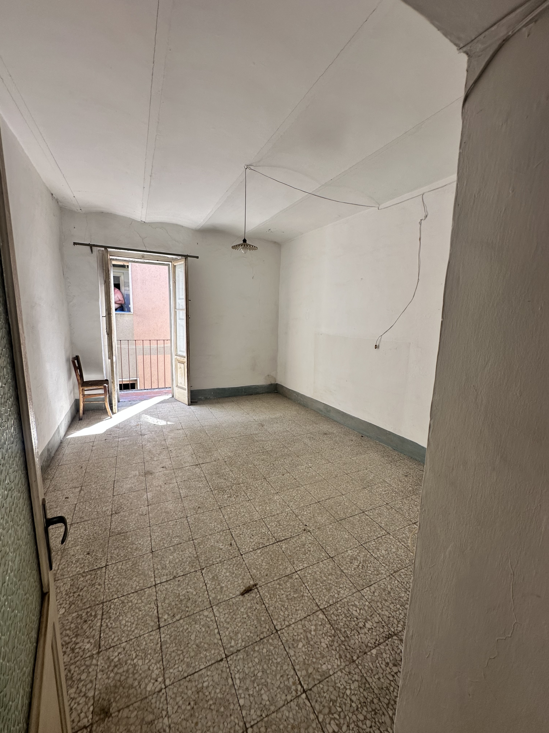 CASA INDIPENDENTE + LOCALI AL P.T.