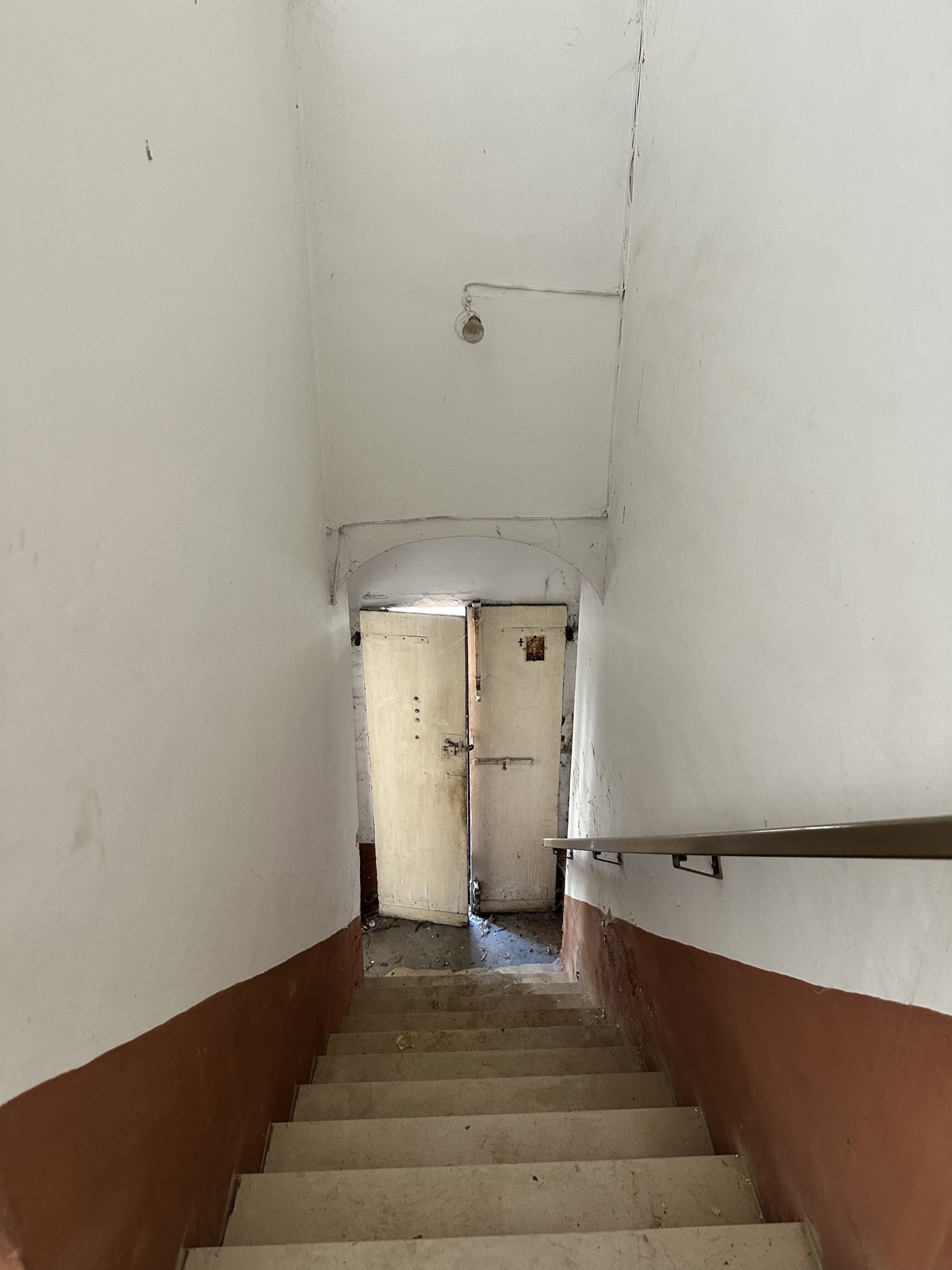 CASA INDIPENDENTE + LOCALI AL P.T.